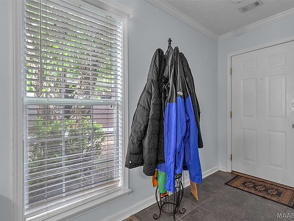 3rd image of 1309 Cameron Ct