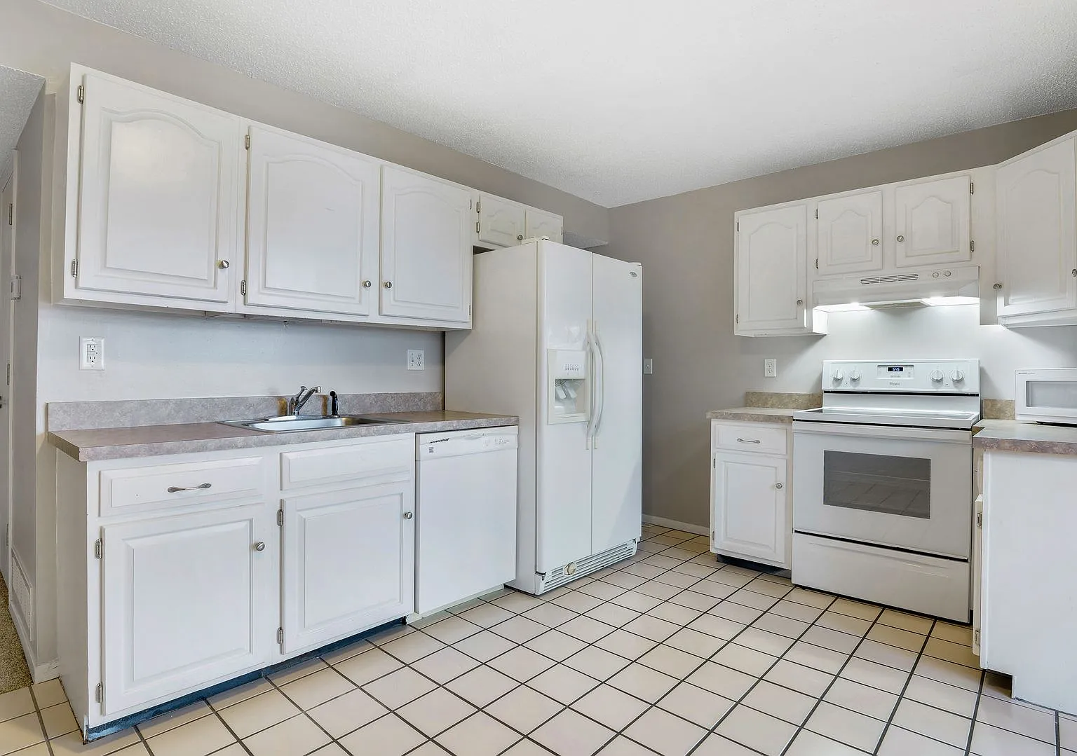2 bed, 2.5 bath, 1443 sqft, $1,500 — Photo 2