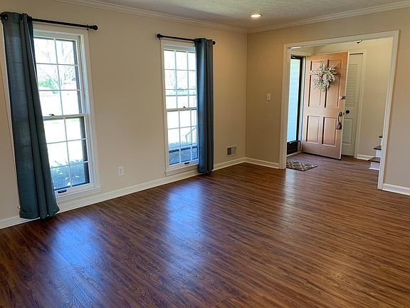 Spacious living room