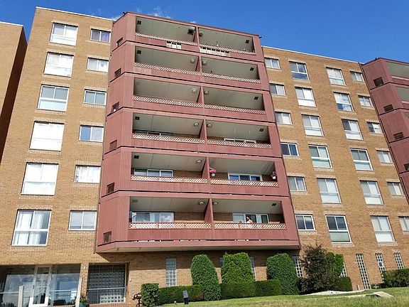 2nd image of 100 Park Ave APT 416