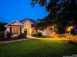 100 Glen Lakes Ct W, Ingram, TX 78025