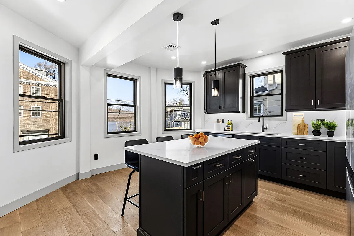 Building Photo - 388 Warburton Ave #1