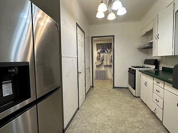 2nd image of 9 Elizabeth St #1