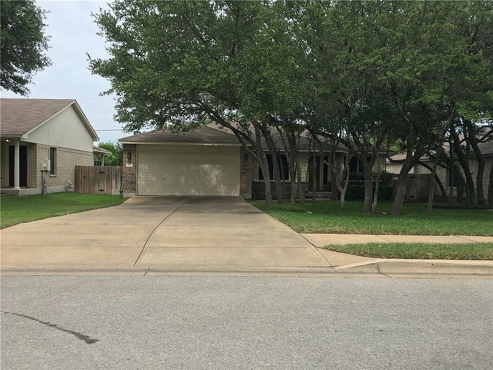 2nd image of 3211 Arroyo Bluff Ln