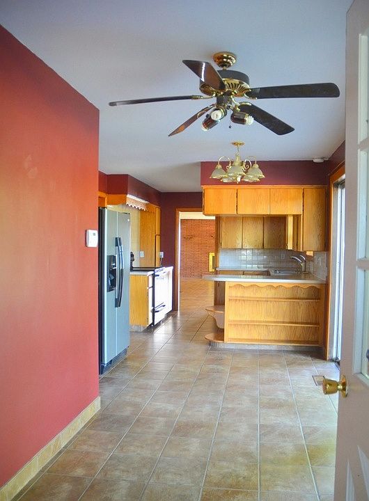 1st image of 1100 NE 154th St