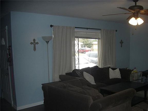 3rd image of 409 Glenhaven Dr