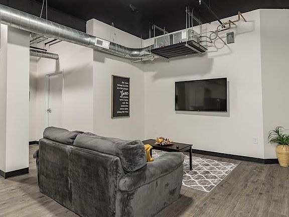 4th image of 620 S 3rd St #9