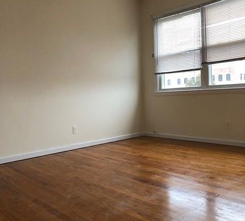 5th image of 11 Parsons St Floor 2