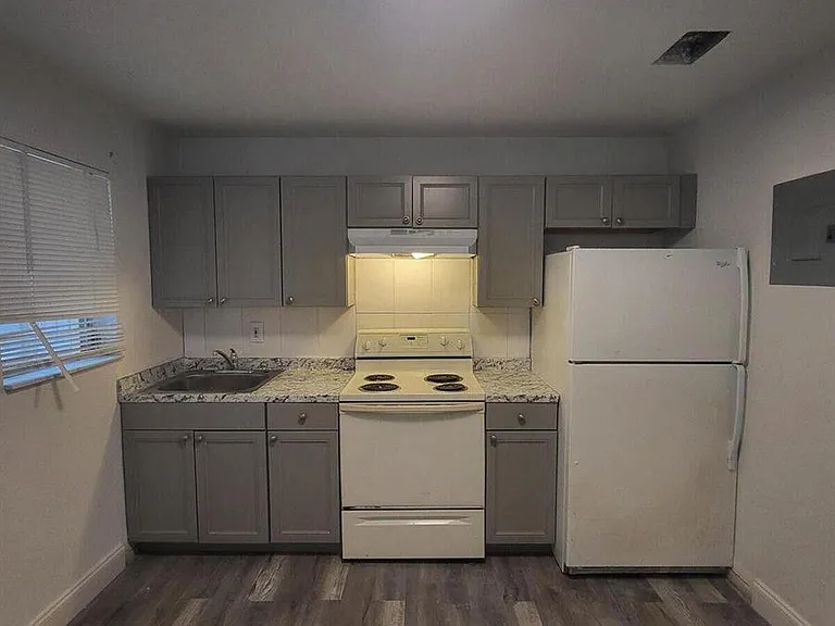 105 SW 12th Ave #107B — Photo 2