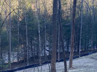 553 Cliffs Edge Rd, East Bernstadt, KY 40729