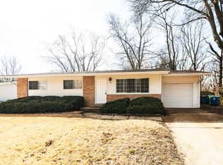 1058 Briarbrae Dr, Saint Louis, MO 63138