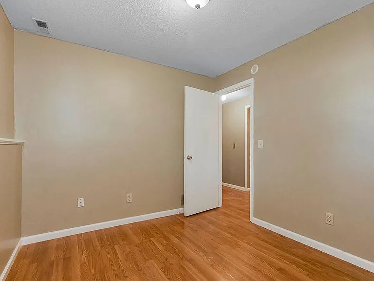 15021 W 150th Ter — Photo 15
