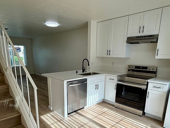4th image of 10313 Carefree Dr