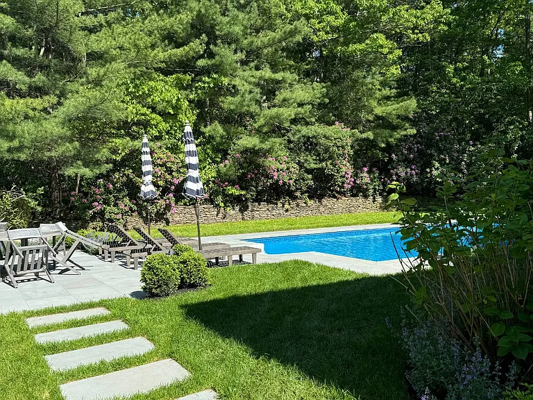 11 Powder Hill Ln — Photo 13