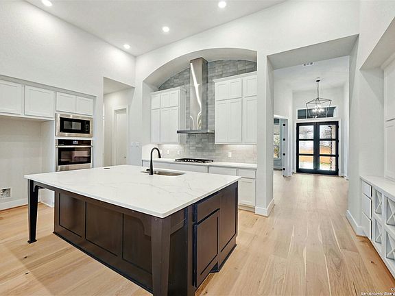2nd image of 3052 Bristow Park