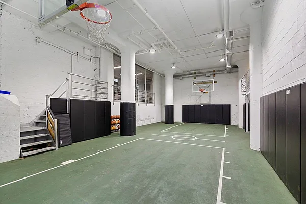 Rented by REAL New York | media 23