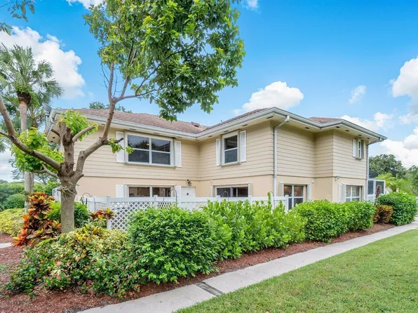 5901 Wheatley Court, Boynton Beach, FL 33436