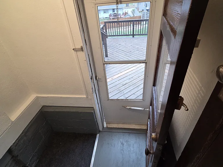 2400 S Henry St — Photo 15