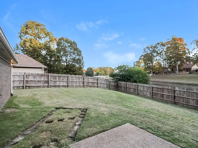 55 Lakewood Cv — Photo 15