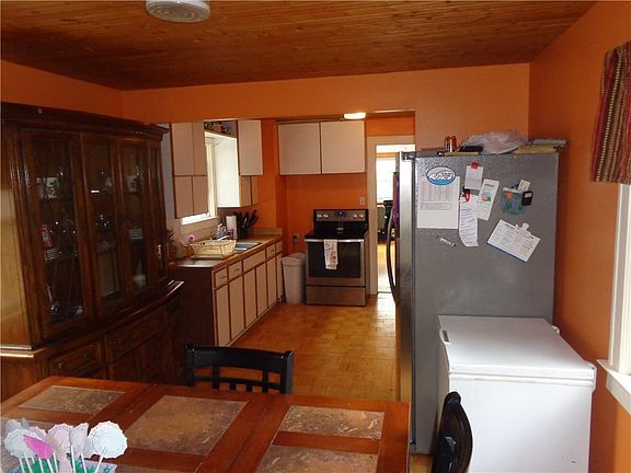 3rd image of 409 E Park Blvd
