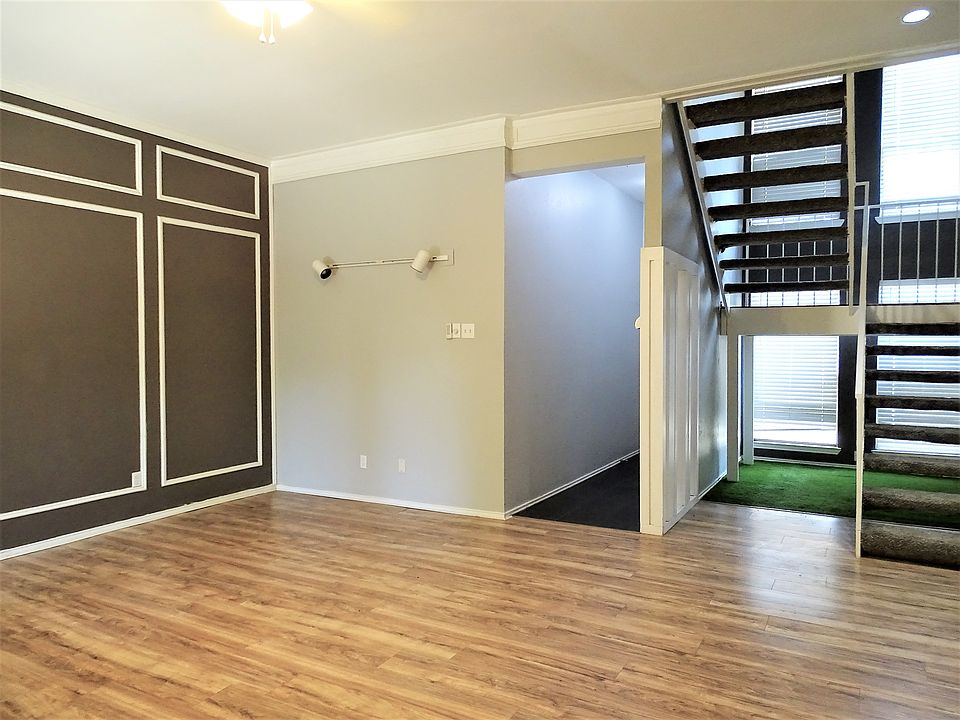 1st image of 2250 Jackson Cir