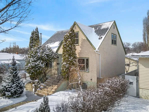 10336 80th St NW, Edmonton, AB T6A 3J4