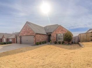 2405 W Pensacola St, Broken Arrow, OK 74011