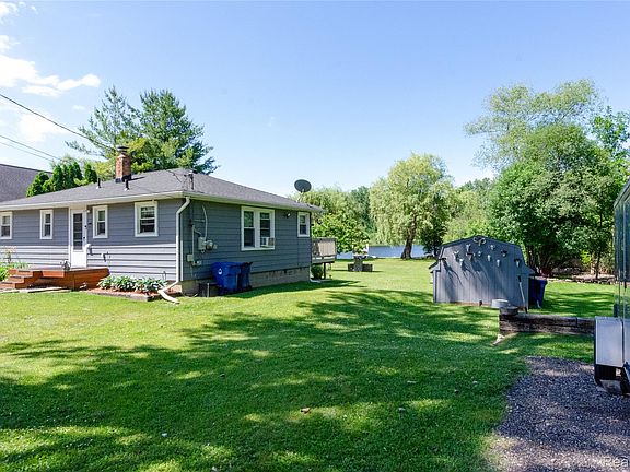 4th image of 337 Lansing Dr