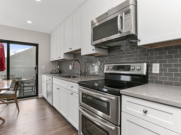 30 Pine Ridge Rd Larchmont NY-print-028-027-008-4200x2800-300dpi.jpg