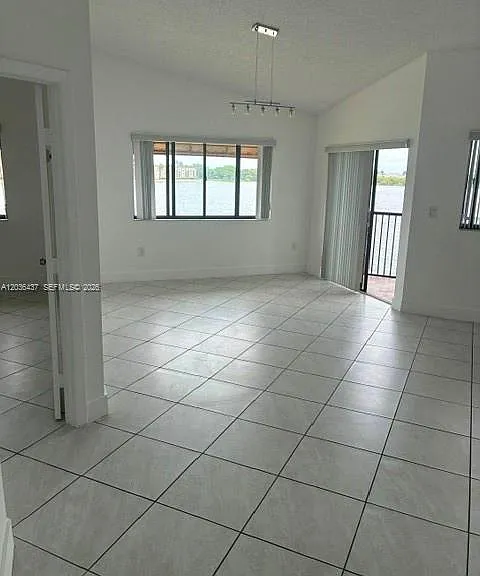 15545 Miami Lakeway N #303 — Photo 4