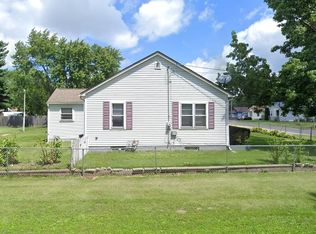 3245 Collins St, Rockford, IL 61109