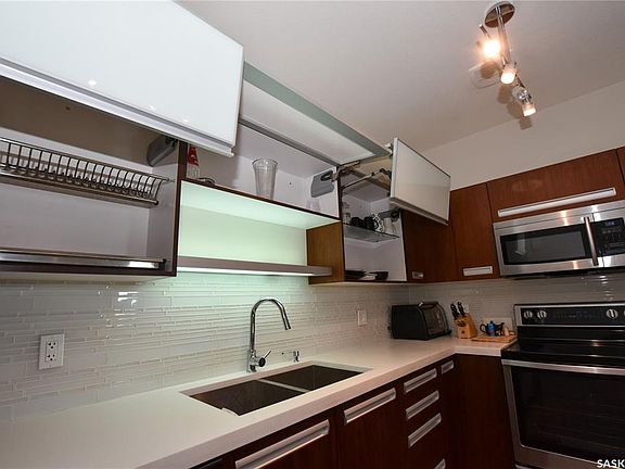 5th image of UNIT 204-2315 McClocklin ROAD