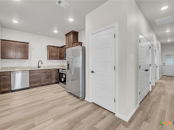 4th image of 5200 White Rose Dr