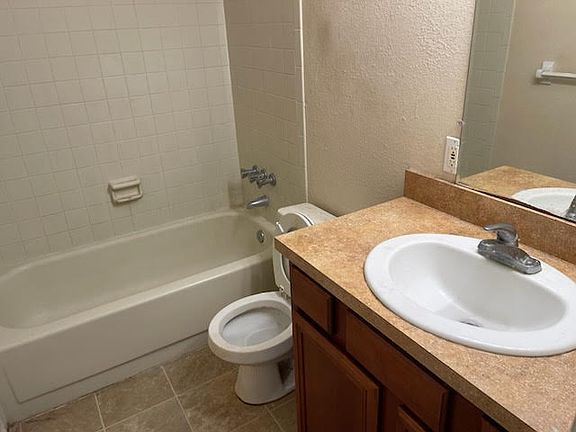 4th image of 615 Haven Pl #615