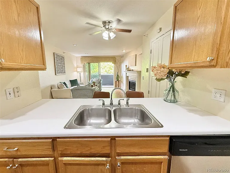 444 S Kittredge St — Photo 14
