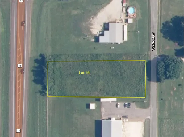 16 Oakfield Dr, Martin, TN 38237