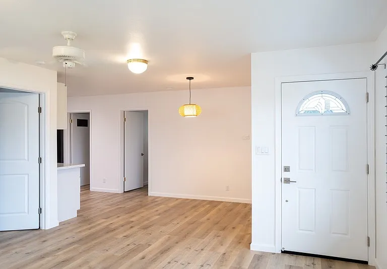 1508 Farrington St #B — Photo 12