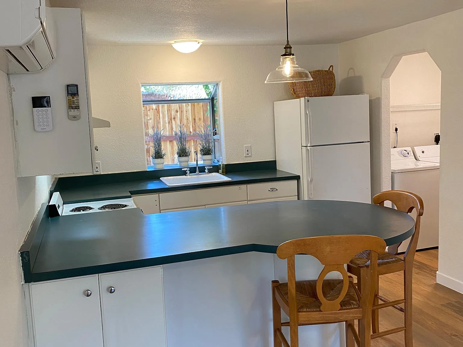 1003 Natoma St — Photo 3