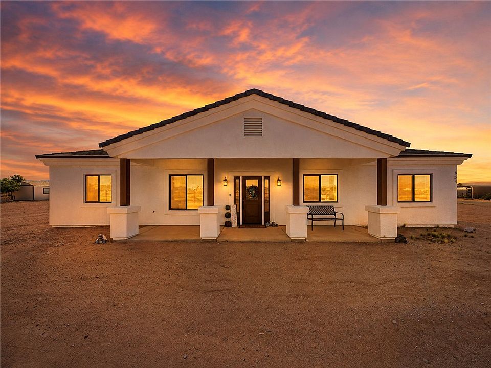 1st image of 854 S Salt Place