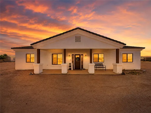 854 S Salt Pl, Golden Valley, AZ 86413