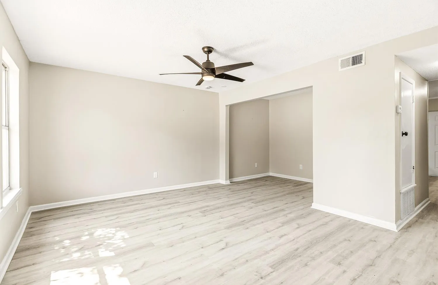3 bed, 1418 sqft, $1,550 — Photo 3