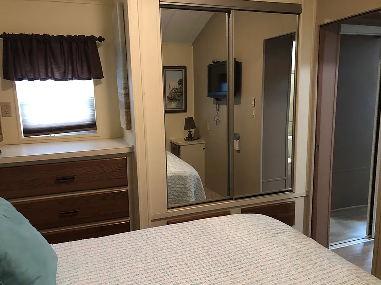 217 Crown Point Dr — Photo 5