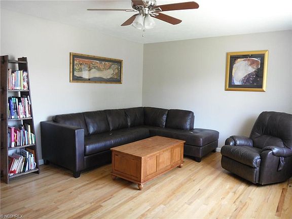 2nd image of 9208 Cambridge Dr