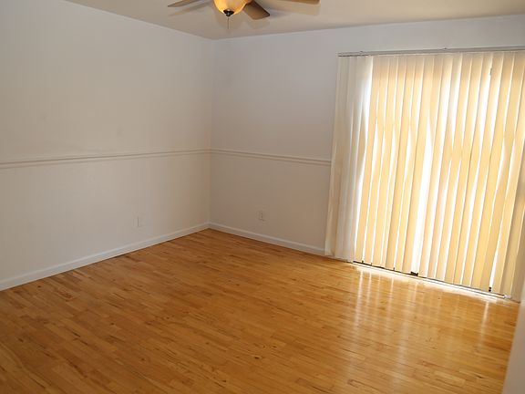 4th image of 1015 E Charleston Ave