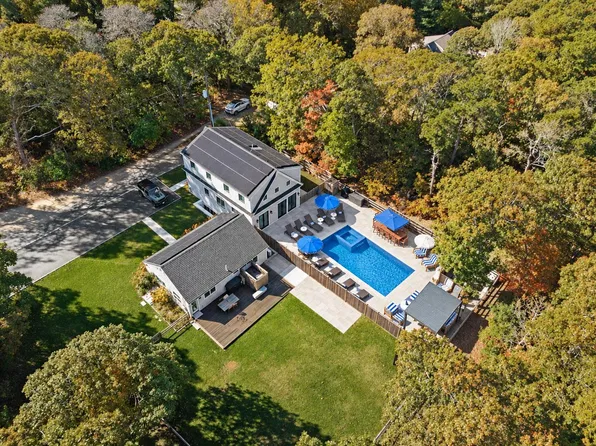 1 Paulding Ave, Vineyard Haven, MA 02568