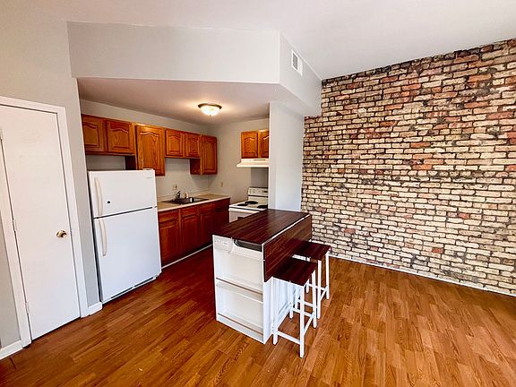 2nd image of 1718-34 E Lafayette Pl #1720-03