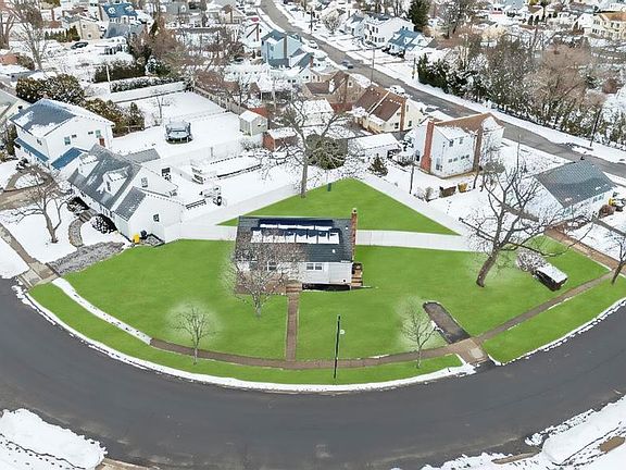 2nd image of 41 Winding Road