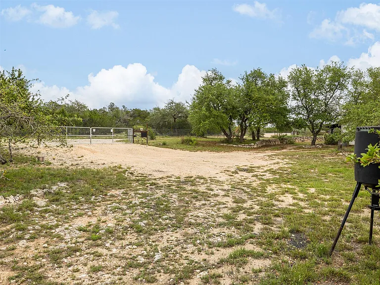 2591 Spring Valley Dr — Photo 19