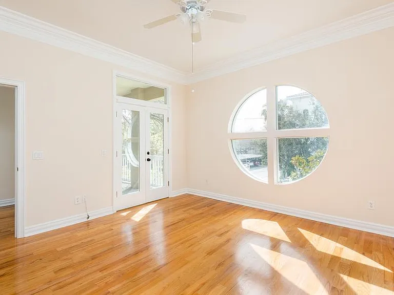 1607 Deleon St — Photo 24