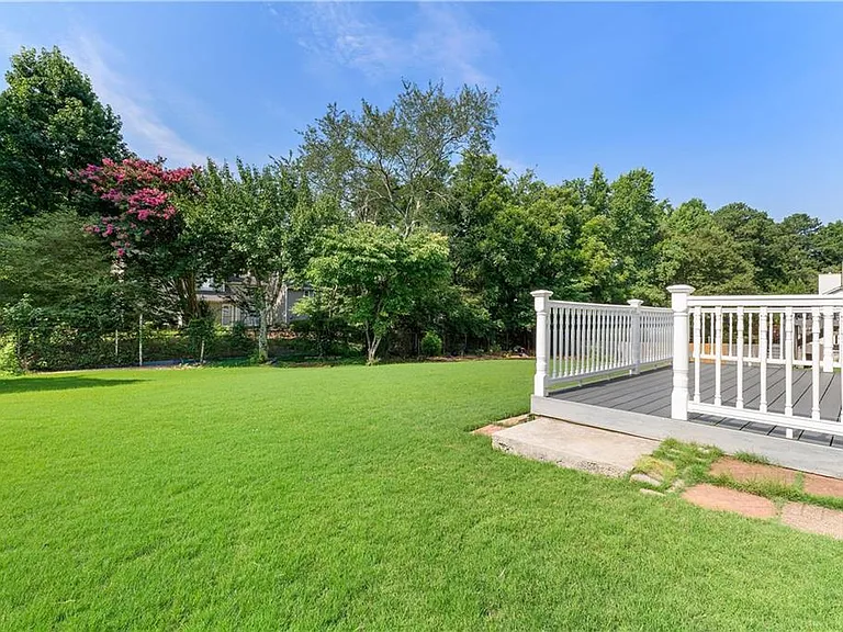 1025 Rome Dr — Photo 23